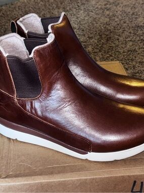 KURU Luna Chelsea Boots Brown Rich Walnut Leather Ankle Pull-On Womens Sz 11 New